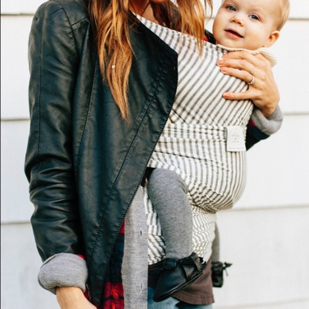 Solly Baby Natural + Grey Stripe